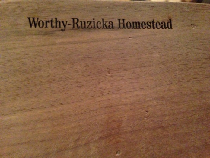 wine holder - inscription