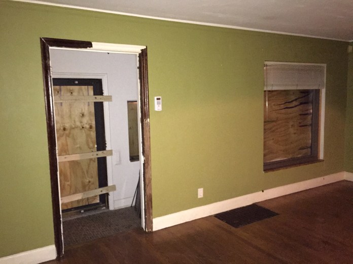 living room 1 - before